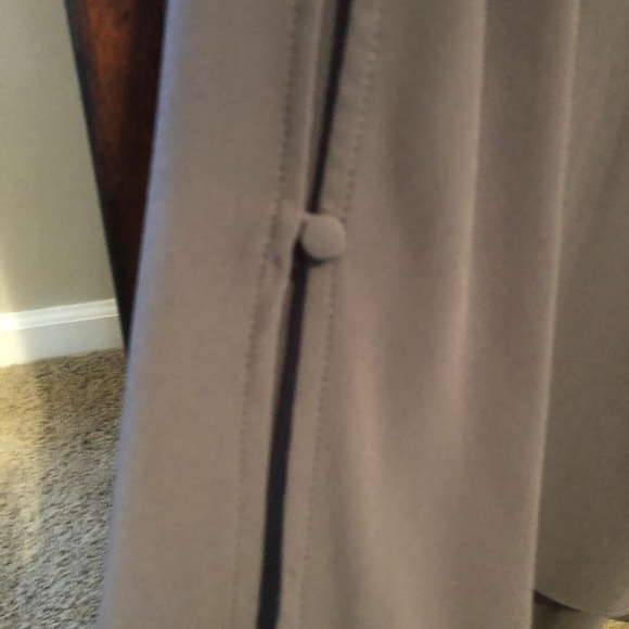 Fab’rik high/low hem blouse w/ peek a boo sleeves - Picture 4 of 6